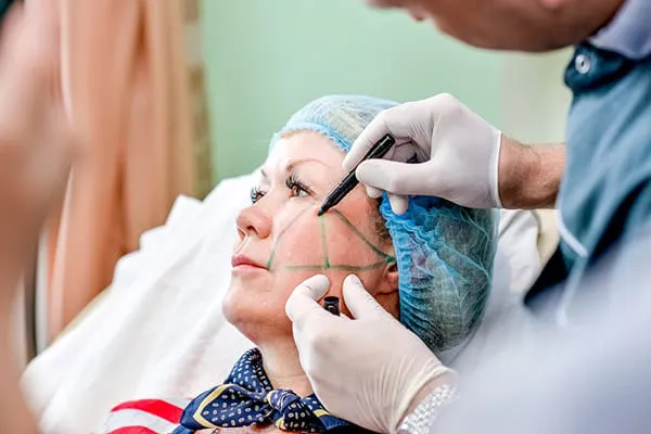 Yüze yağ enjeksiyonu