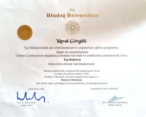 zeynep-yagmur-gorgulu-tip-diploma